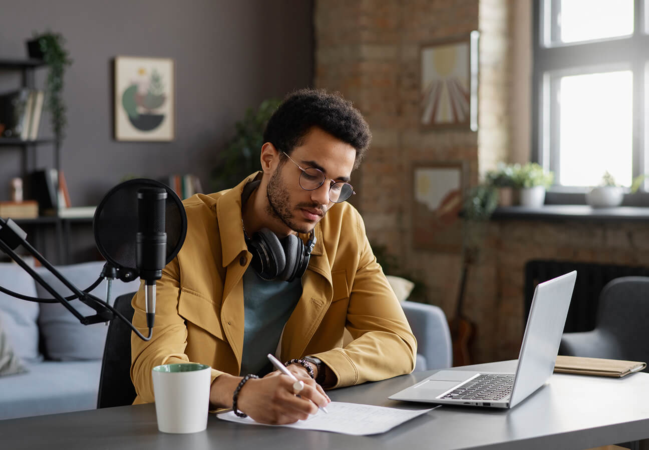AI-powered content strategies to build strong brand storytelling.